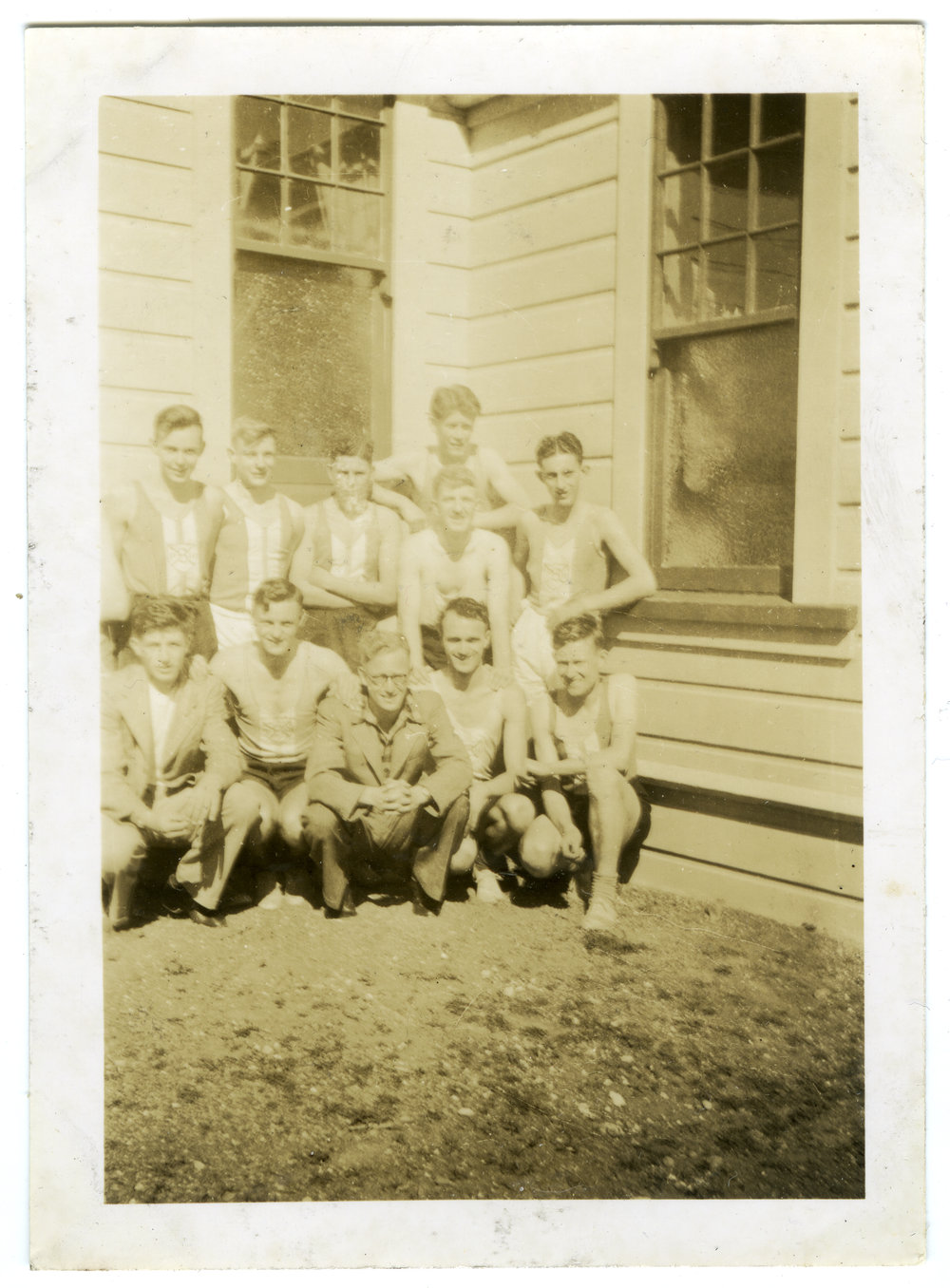 "Int. Pack - 1949 (Final Run -Seatoun), Presbyterian Harrier Club - Wellington