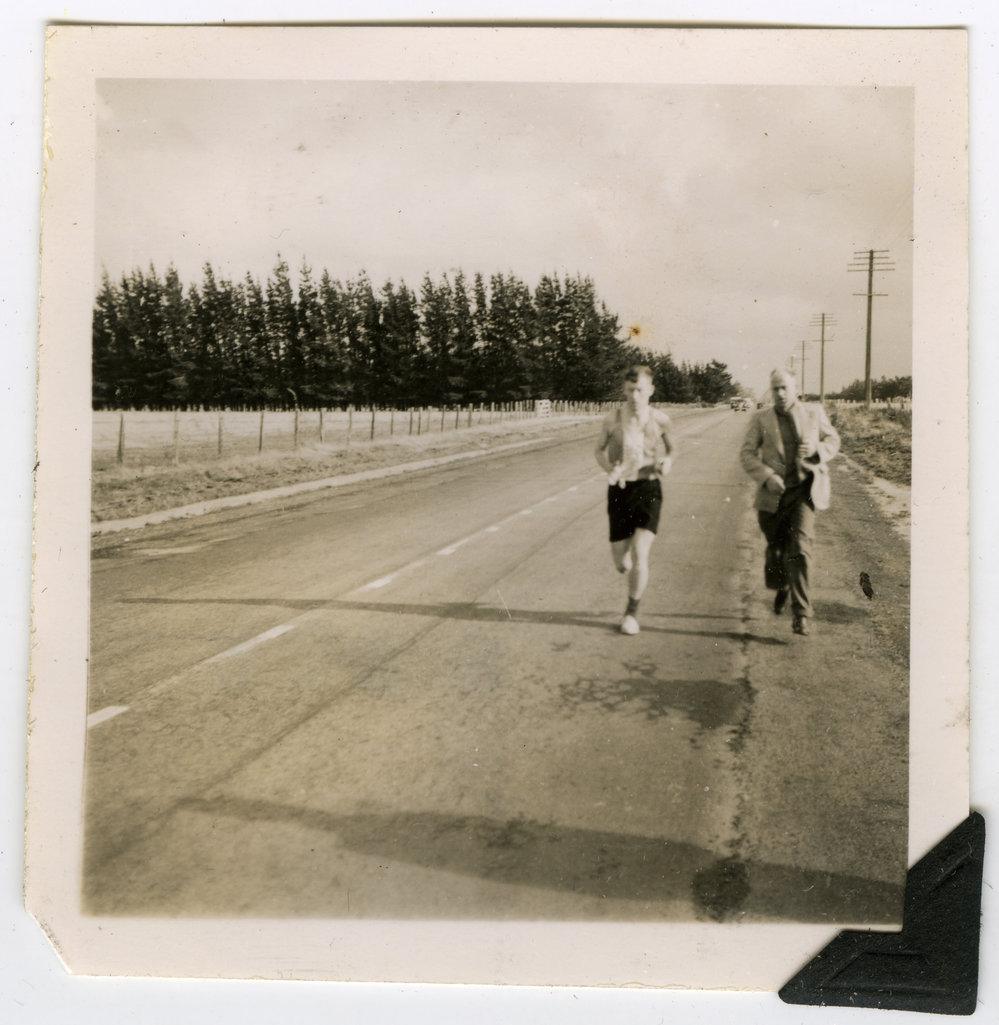 "Paul Bay offering Graham Miller some advice," Masterton Relay, 1952 - Presbyterian Harrier Club - Wellington