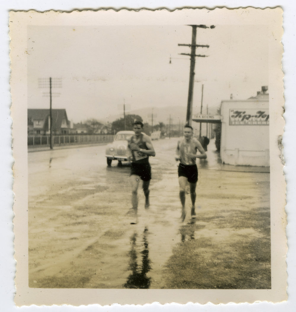 "Don't let him get away, Lou!" Masterton Relay 1955, Presbyterian Harrier Club - Wellington