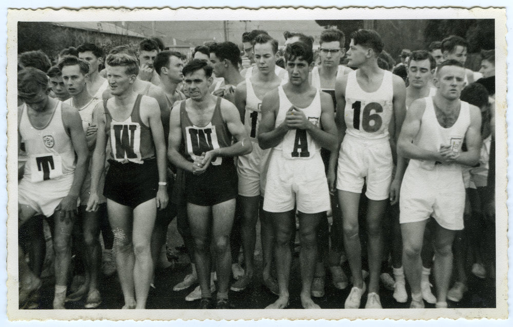 Starting line for the St. Andrew's Trophy Race, Presbyterian Harrier Club - Wellington