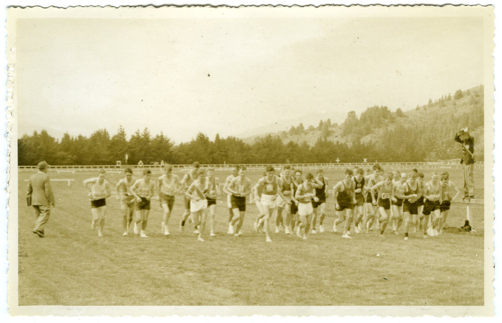 "....This time!... Gold Cup Race, Trentham," Presbyterian Harrier Club - Wellington