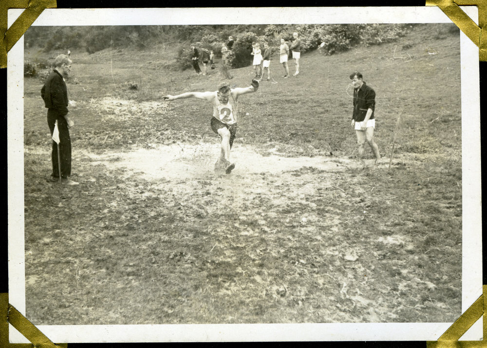 "The Flying Grocer - Graeme Kaywood," Shaw Baton Relay Race, Johnsonville, 1960, Presbyterian Harrier Club - Wellington