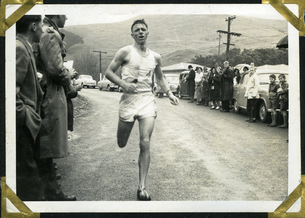 "Gordon McKenzie (Auckland) 2nd," St. Andrew's Trophy, 1960, Presbyterian Harrier Club - Wellington