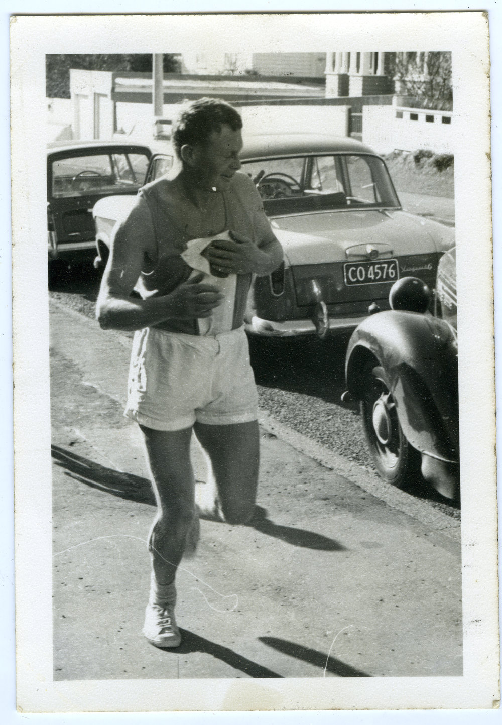 "Aw shucks, you guys, stop looking at my number," Phil Bartholomew, Presbyterian Harrier Club - Wellington
