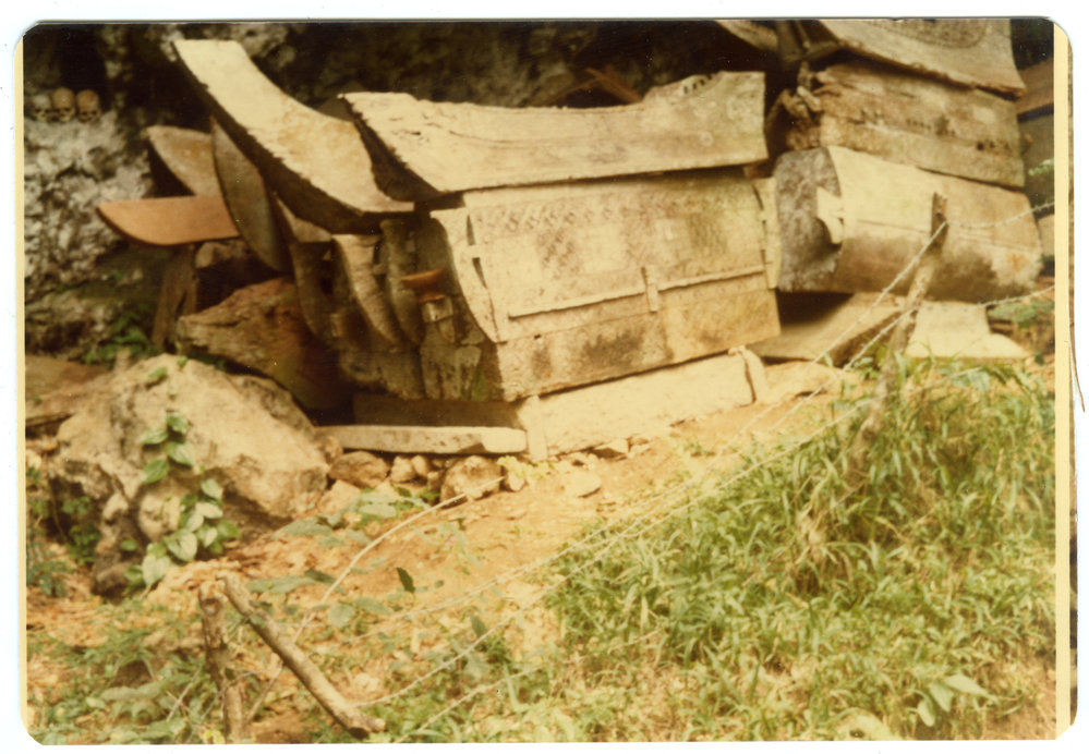 Coffins at Kete