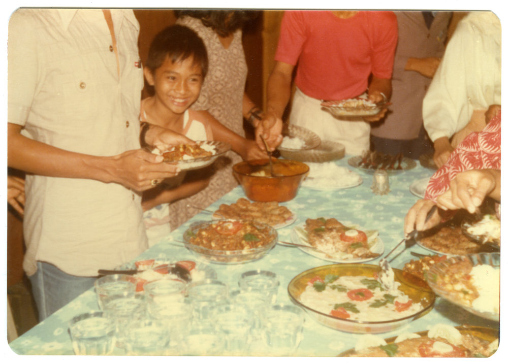 Group Serving Foods Themselves