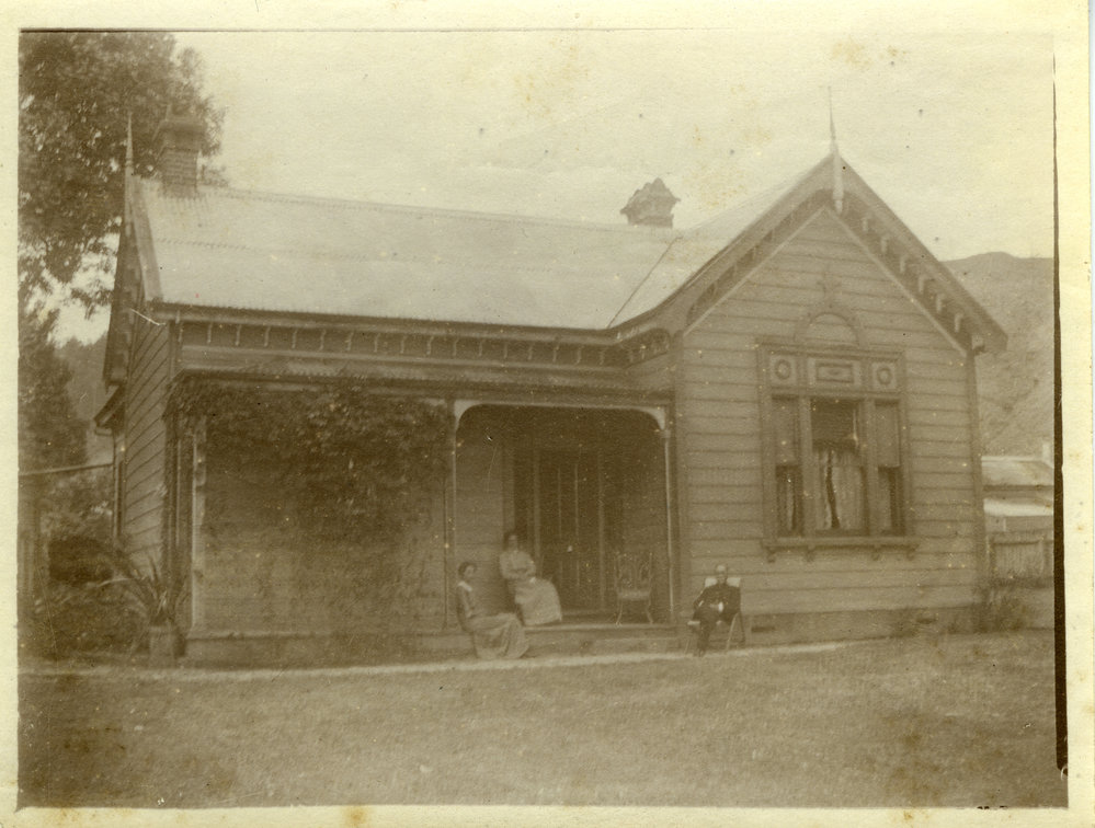 Reefton Manse and Manse Family.