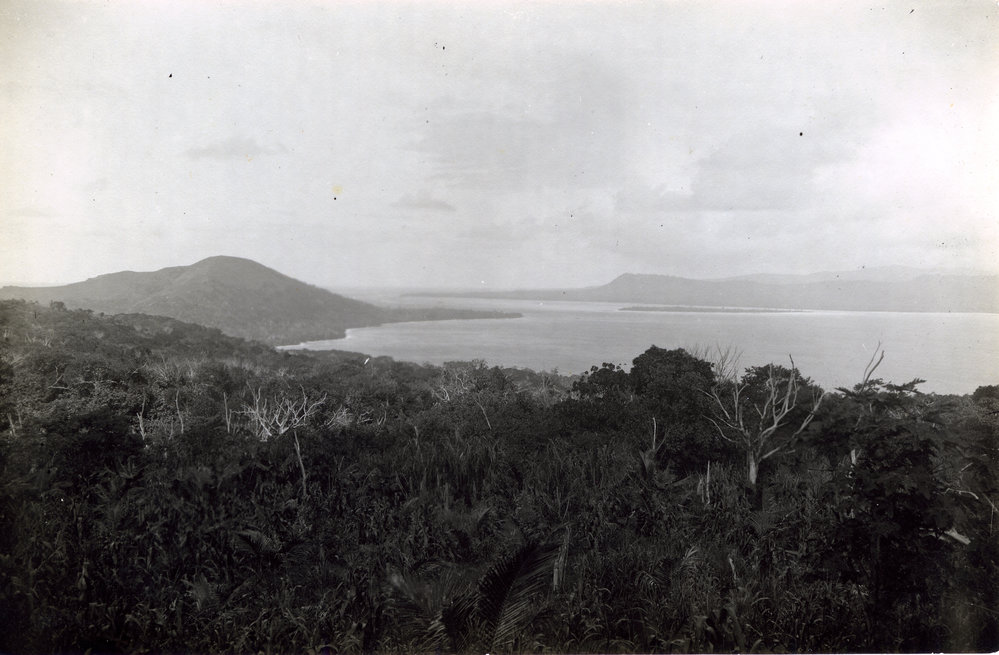 Pele, Kakula and Efate from Nguna