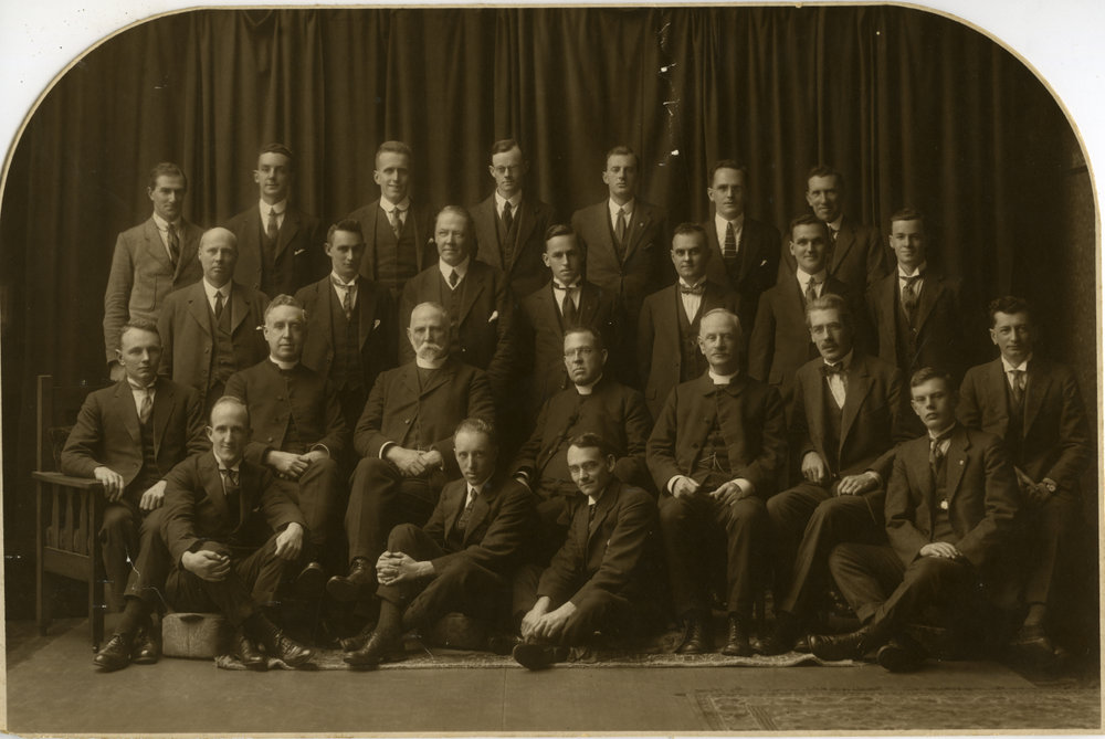 Theological Hall staff and students 1925