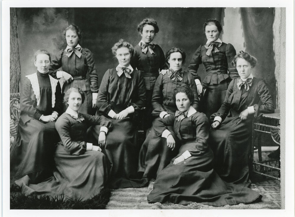 Staff and first students of Presbyterian Women's Training Institute