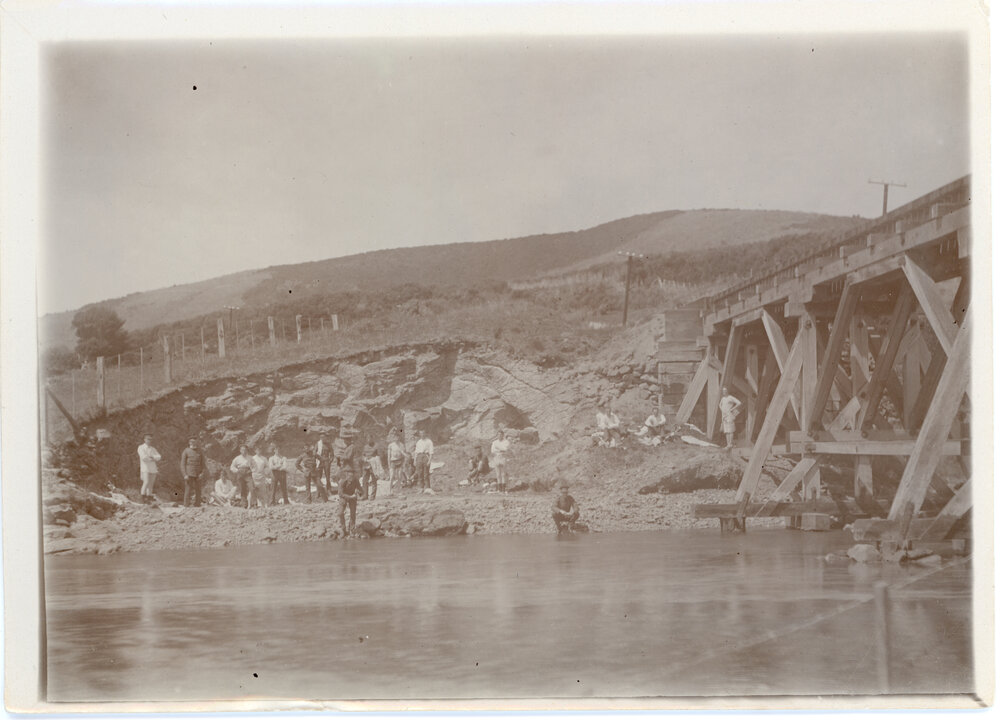 World War One Knox Boys at waters' edge