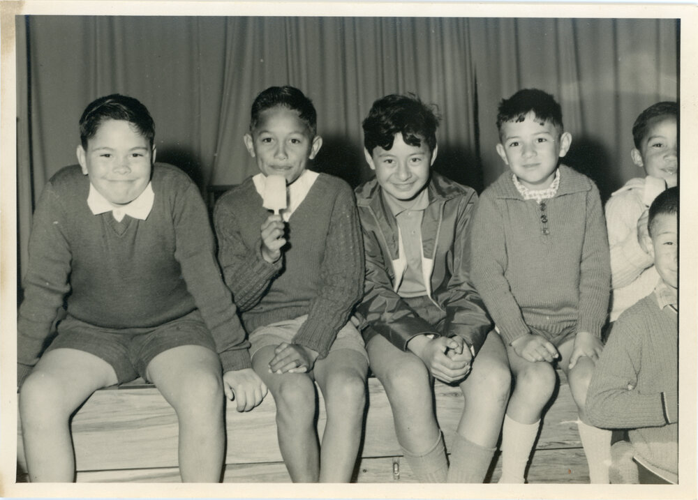 Māori Tamariki Enjoying a Treat