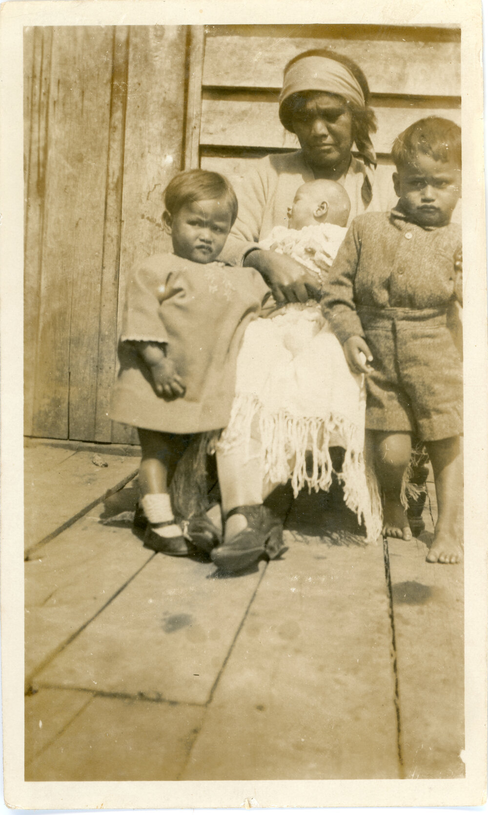 Māori Whānau Of Four