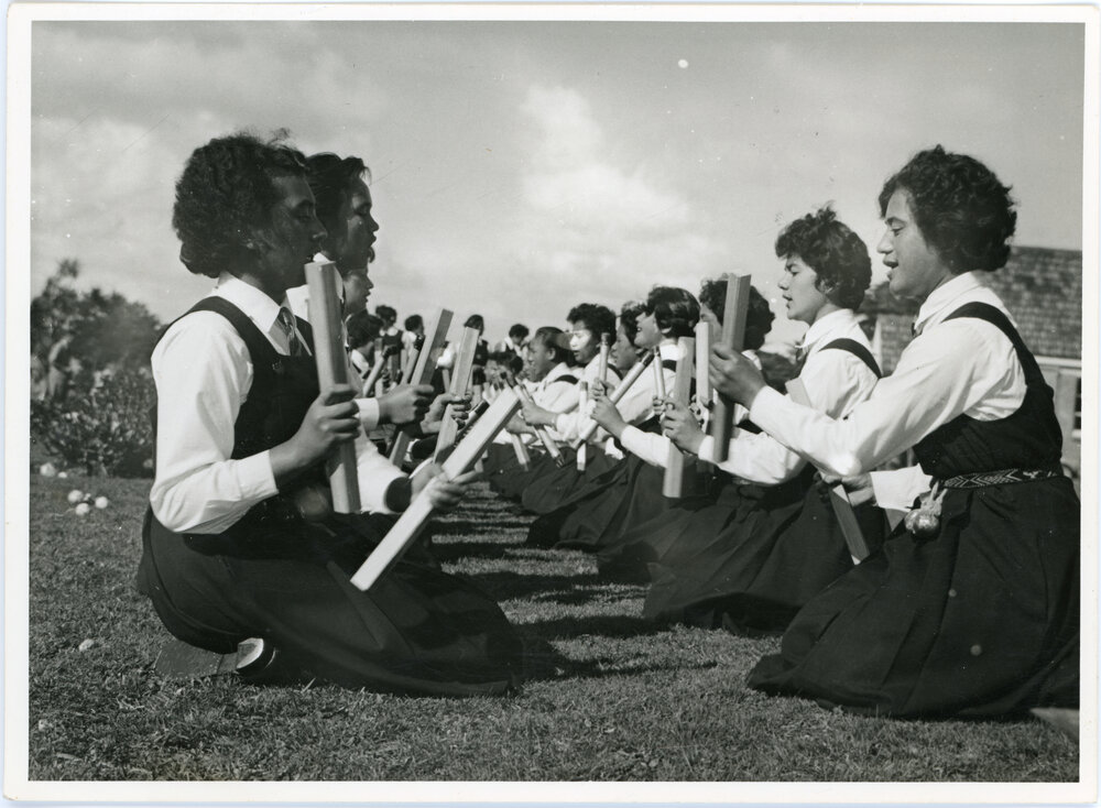 Tī Rākau (the Māori stick game)