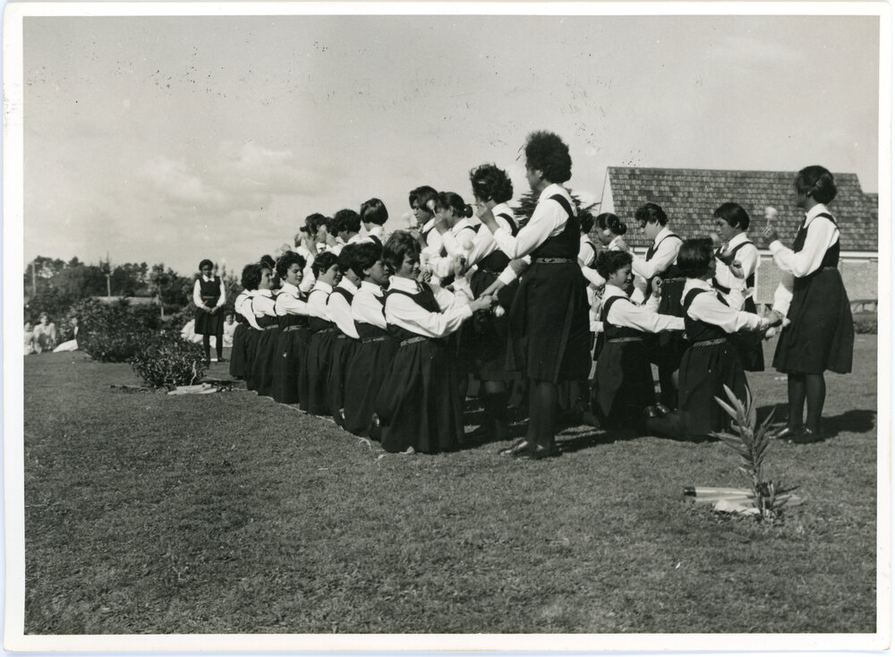 Turakina Māori Girls College Student Poi Performance