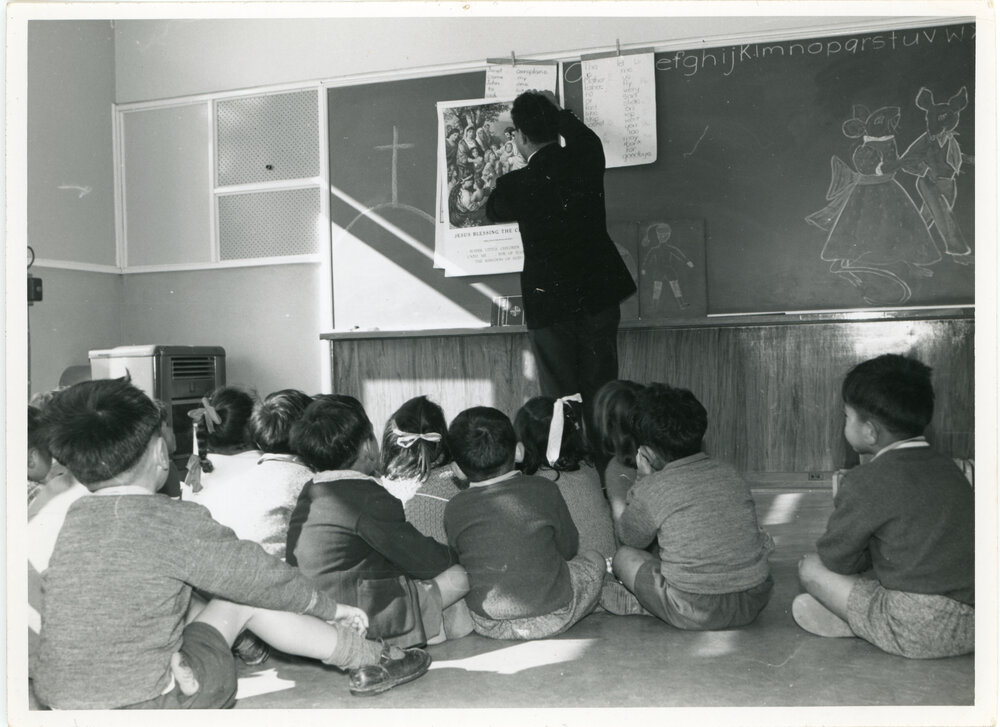 Sunday School Tamariki Class With Teacher 