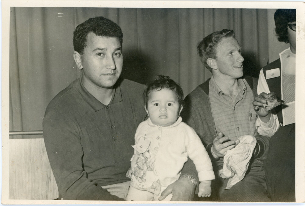 Unknown Māori Man, Tamariki, European Man, And Friend