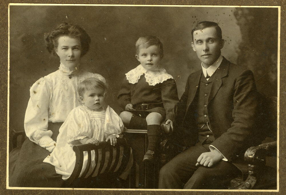 Rev. William Mawson And Family, c. 1909