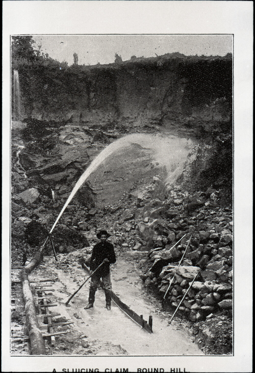 Chinese Miners Sluicing A Face At Round Hill, Southland 