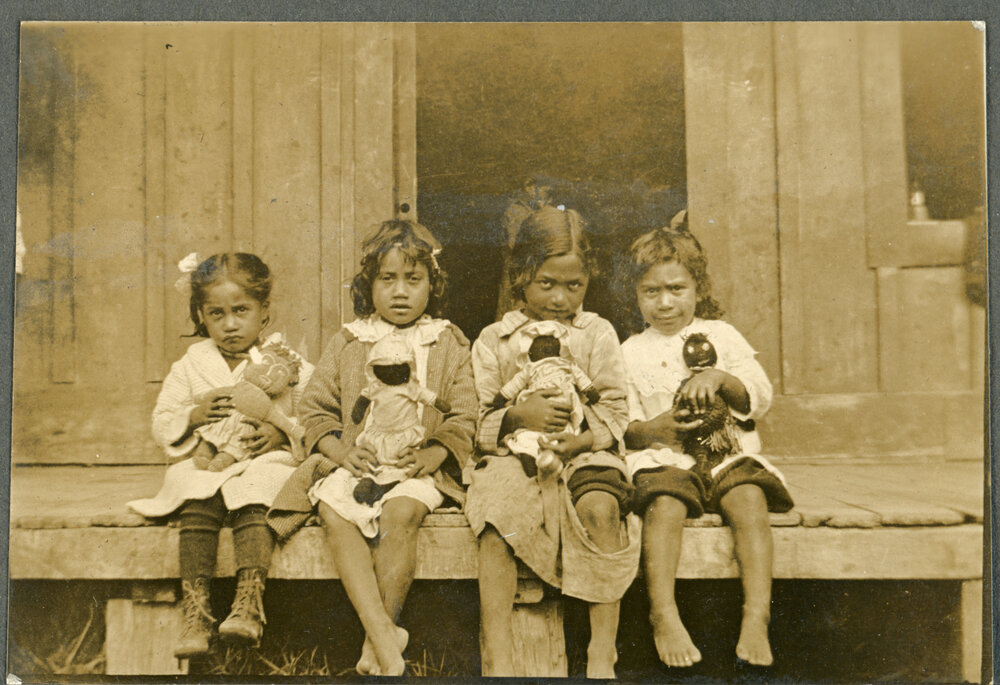 Four Little Maori Girls 