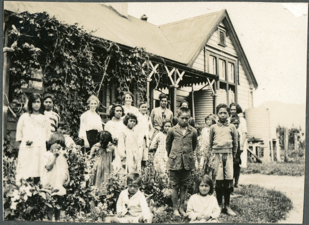 Miss Tweed &amp; Miss Grant &amp; School Children