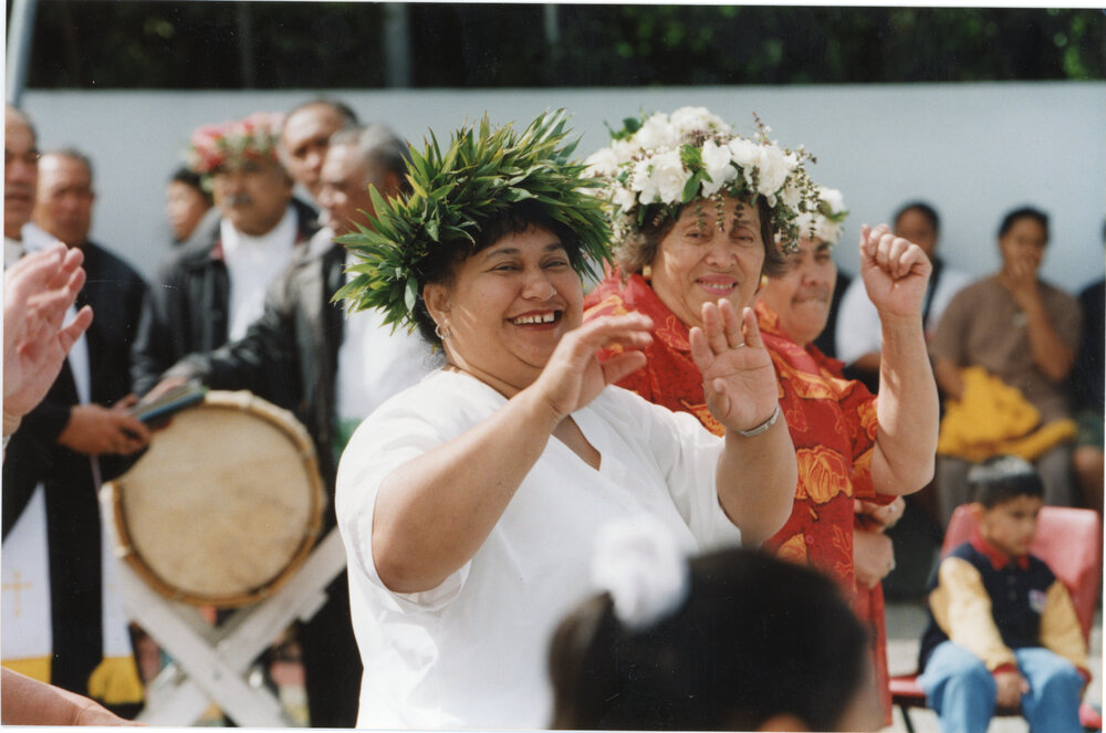 Cook Island Women Dancing