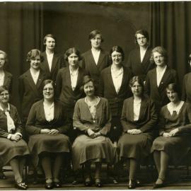 Deaconess College Group - 1932