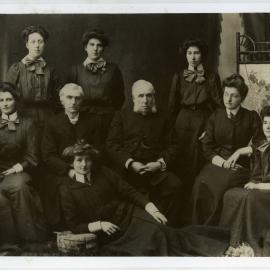 Deaconess College students with lecturers, 1907