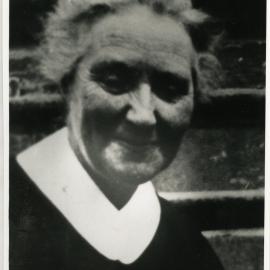 Portrait of unknown Deaconess