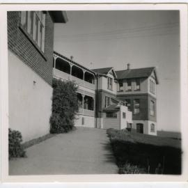 Glendining House, side view, 1952