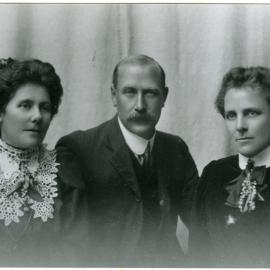 Owen, Annie and Nellie Moore, Portrait