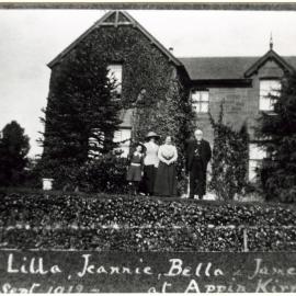 Family photograph at Appir Kirriemuir, 1912