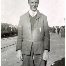 Nelson Saunders at railway station