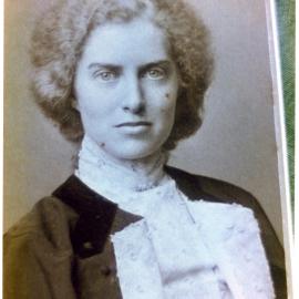 Unidentified woman, studio portrait