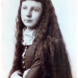 Edith Moore, Portrait