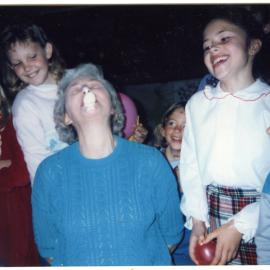 Rosemary Harris eating marshmallows from a plate of flour, farewell game