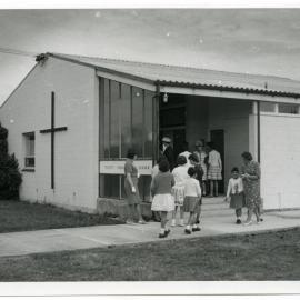 Families entering Trinity Church