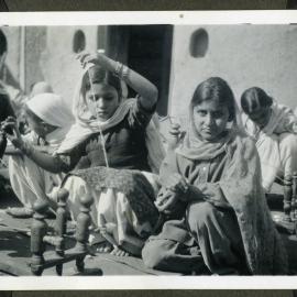 Young women spinning thread from cotton, Jagadhri Girls' School, 1941