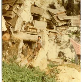 Andarias Lebang at the "Pekuburam alam" (natural graves) at Londa