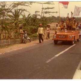 Torch Bearers Set Out for Ujung Pandang