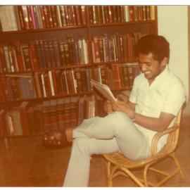Rein Sitaay in Front of Robert Patterson's Book-case