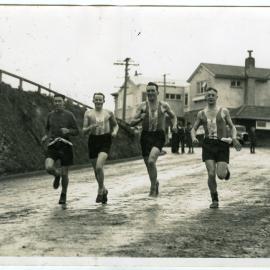 "The medium pack," Presbyterian Harrier Club - Wellington, 1940