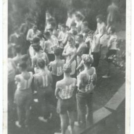 "Ian Anderson - Shows his muscles!" Presbyterian Harrier Club - Wellington