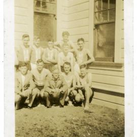 "Int. Pack - 1949 (Final Run -Seatoun), Presbyterian Harrier Club - Wellington