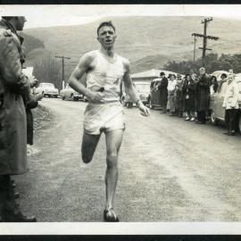 "Gordon McKenzie (Auckland) 2nd," St. Andrew's Trophy, 1960, Presbyterian Harrier Club - Wellington