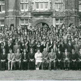 Knox College Student's Association and staff, 1975