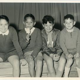 Māori Tamariki Enjoying a Treat
