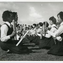 Tī Rākau (the Māori stick game)