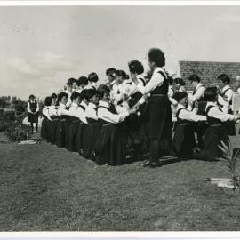 Turakina Māori Girls College Student Poi Performance