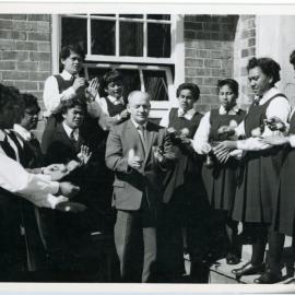 Turakina Māori Girls College Students Teaching How To Use The Poi 